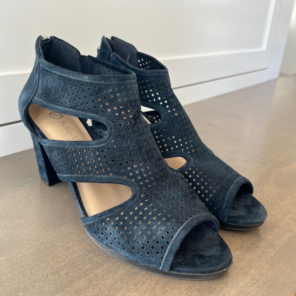 Bella Vita Suede Navy Booties size 11W